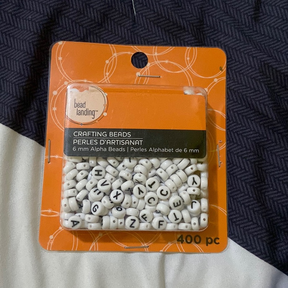 Pack of 400 letter crafting beads